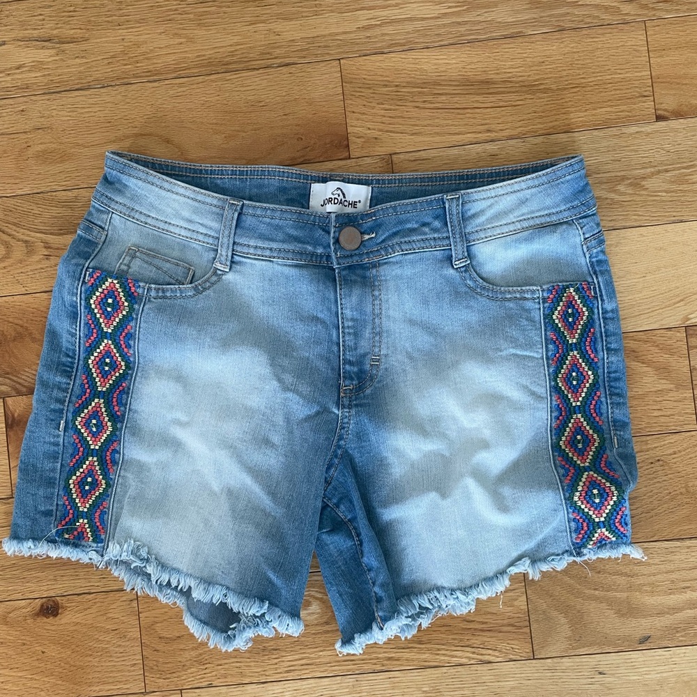 🧡Jordache Light Blue Denim Shorts with Multicolor Embroidery